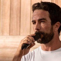 Aos prantos, Erasmo Viana fala sobre vícios e fala em superação - Tupi - Pablo Oliveira