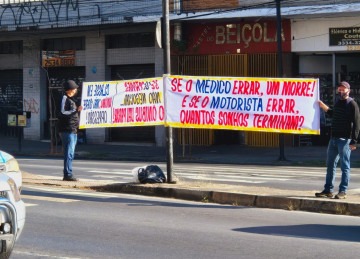 Motoristas realizam ato e Sindicato dos Trabalhadores em Rodoviários de Belo Horizonte e Região (STTRBH) aciona a PM nesta segunda (7/7) -  (crédito: Jair Amaral/EM/DA Press)