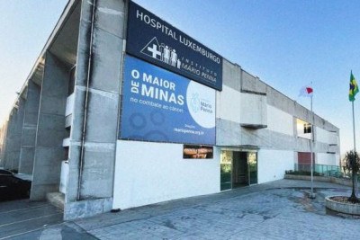 Carro pega fogo em estacionamento terceirizado do Hospital Luxemburgo -  (crédito: PBH/ Divulgação)
