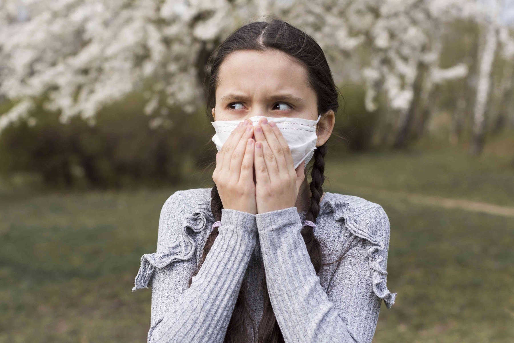 A poluição pode agravar crises alérgicas e o controle ambiental se torna uma medida fundamental para o manejo -  (crédito: FreePik)