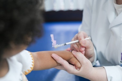 A inclusão da vacina ACWY no calendário nacional amplia significativamente a proteção das crianças -  (crédito: Wynitow Butenas/Hospital Pequeno Príncipe)