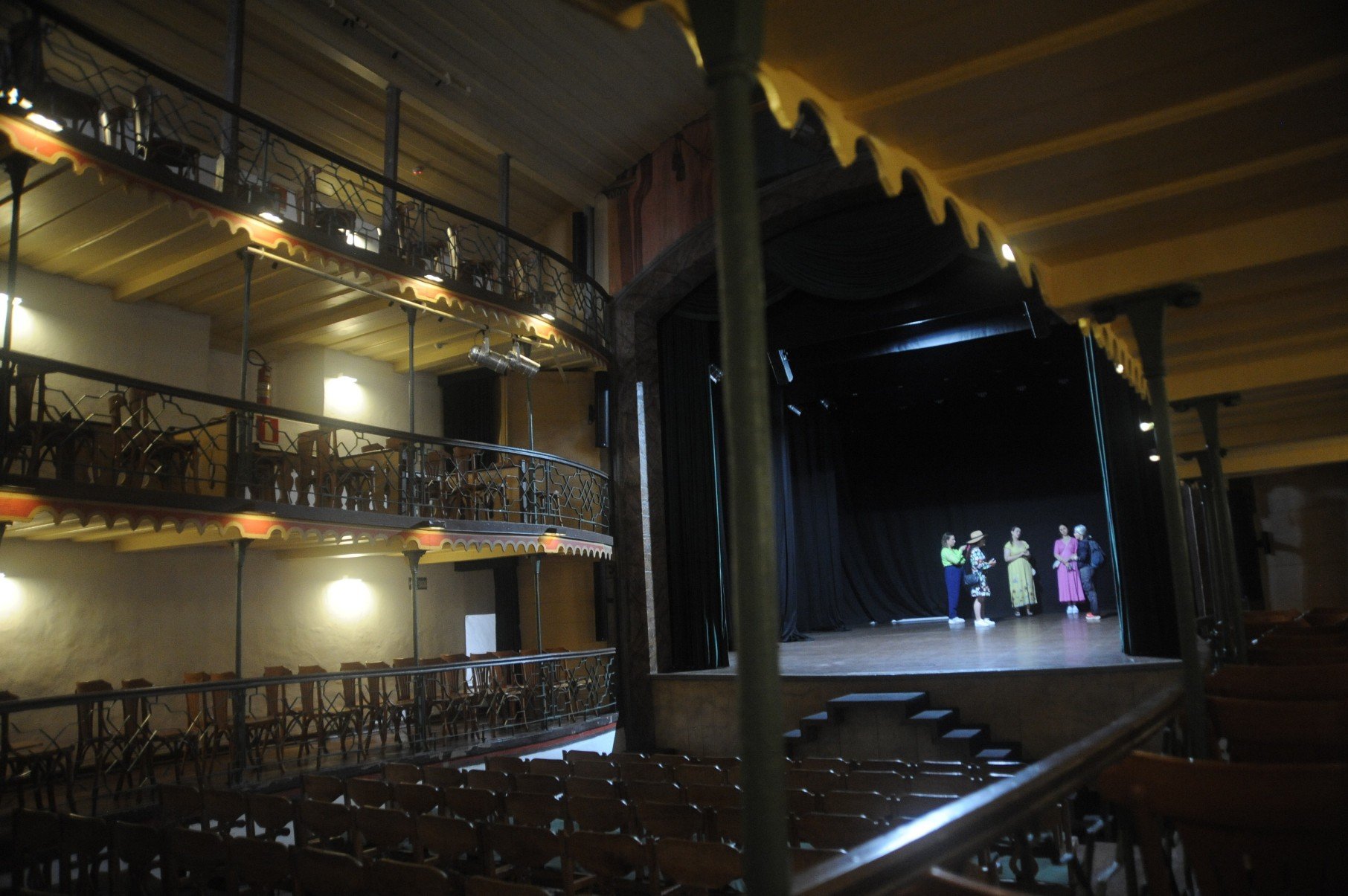 O edifício da Casa de Ópera – Teatro Municipal de Ouro Preto combina elegância barroca e inovação