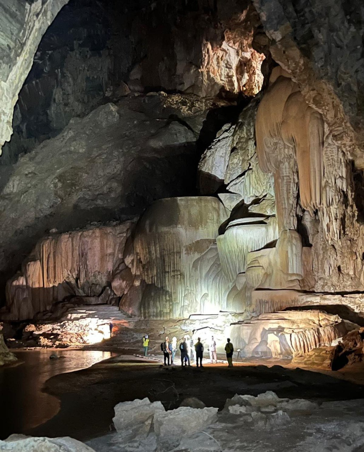 Grades salões encantam visitantes e exibem diferentes estágios da história da terra - Mariana Xavier Dutra/divulgação