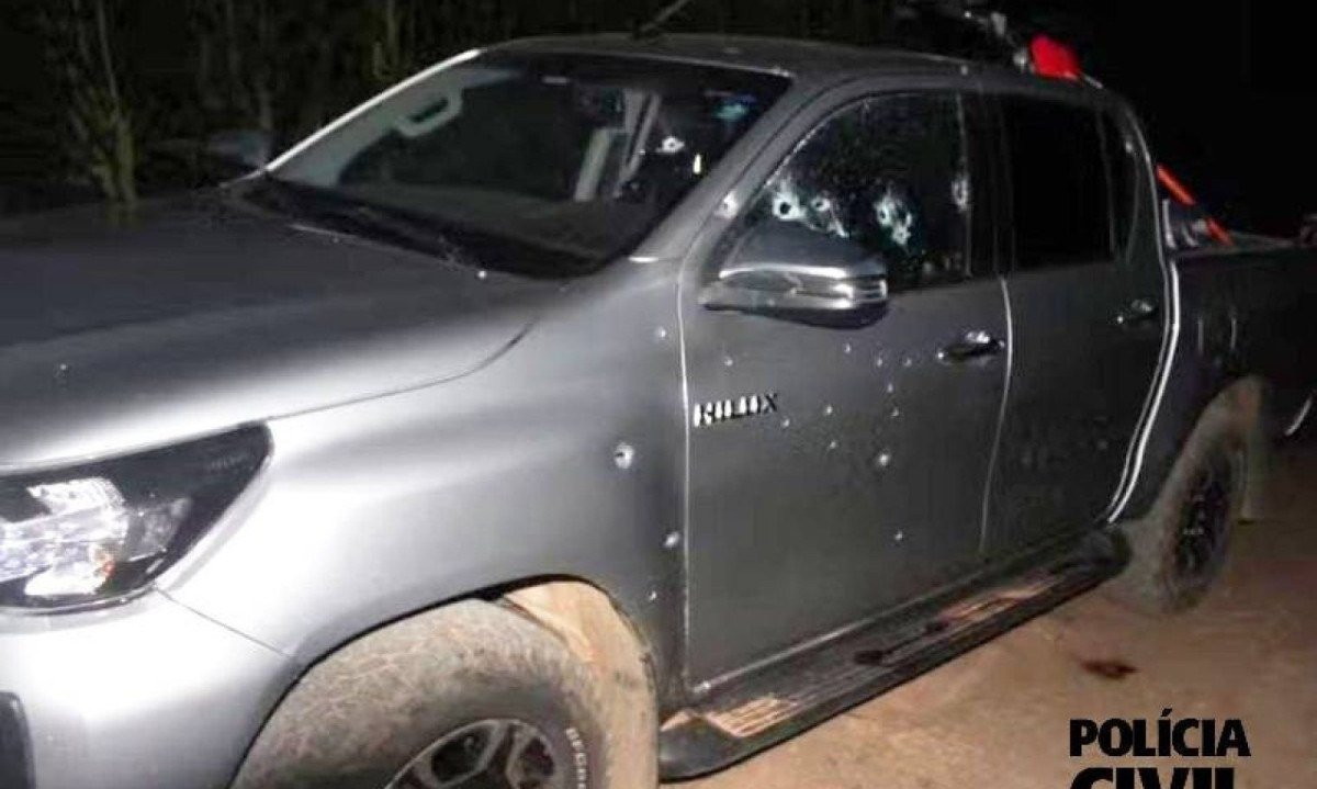 Vítima foi morta por engano enquanto dirigia em uma estrada de terra -  (crédito: Divulgação/PCMG)