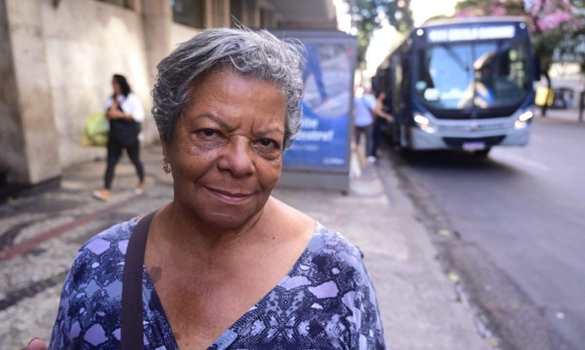 A aposentada Maria Luiza, relata que mora na Região do Barreiro e pega o ônibus 3030 para ir até o centro da capital