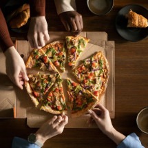 Dia Mundial da Pizza: como saborear o alimento com equilíbrio e saúde - FreePik