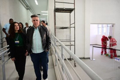 Prefeito Álvaro Damião visita Cras Cabana, que ainda esta em construção -  (crédito: Leandro Couri/EM/D.A Press)