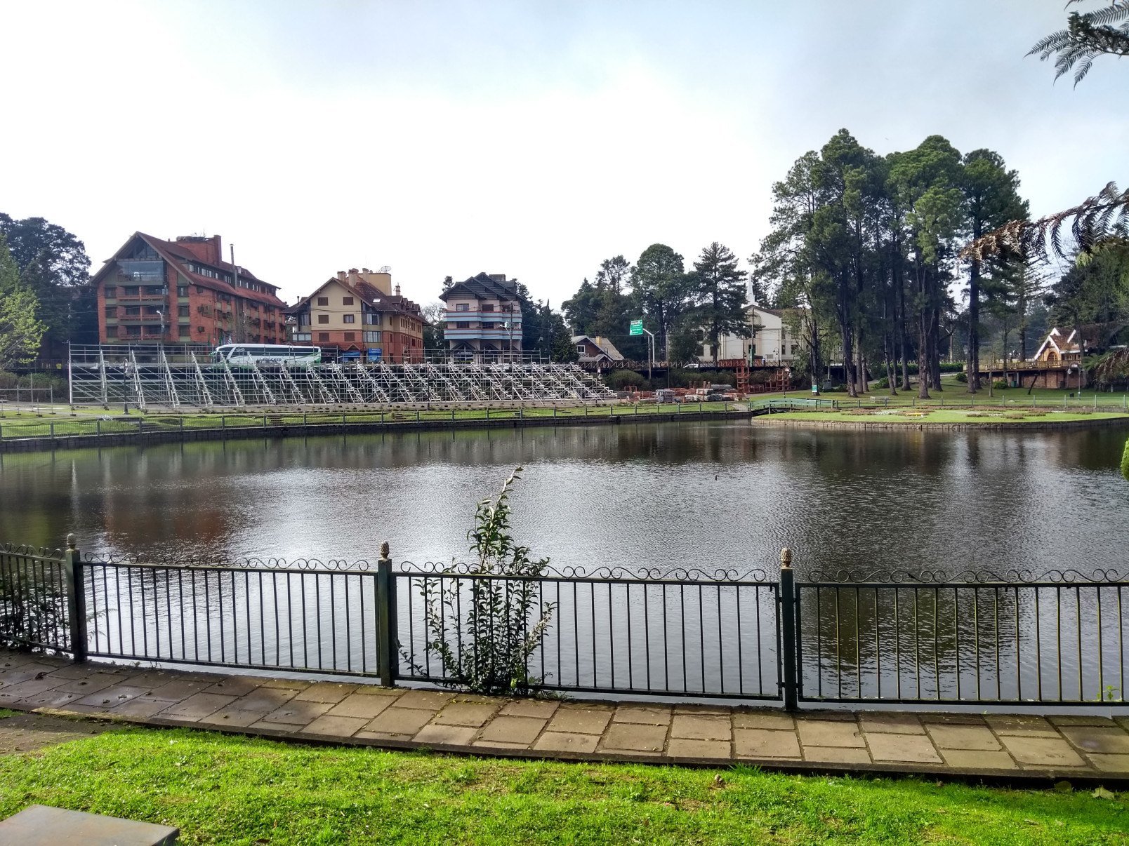  Gramado (RS)
- Juarez Rodrigues/EM/D.A Press. Brasil. Gramado - RS. Preview da 34 edicao do Natal Luz de Gramado e diversas novidades do turismo gramadense. Os jornalistas foram convidados pela Secretaria de Turismo e pelo Natal Luz de Gramado para participarem do evento.