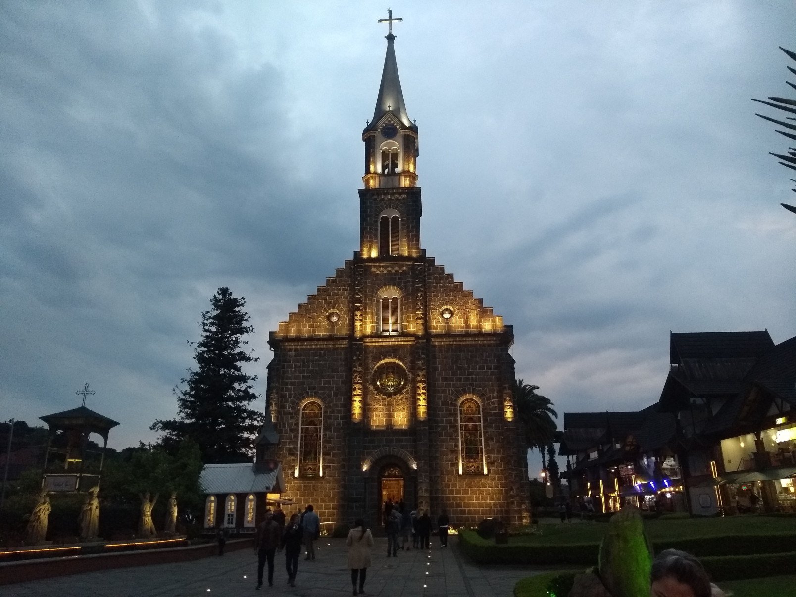 Gramado (RS)
- Juarez Rodrigues/EM/D.A Press. Brasil. Gramado - RS. Preview da 34 edicao do Natal Luz de Gramado e diversas novidades do turismo gramadense. Os jornalistas foram convidados pela Secretaria de Turismo e pelo Natal Luz de Gramado para participarem do evento.