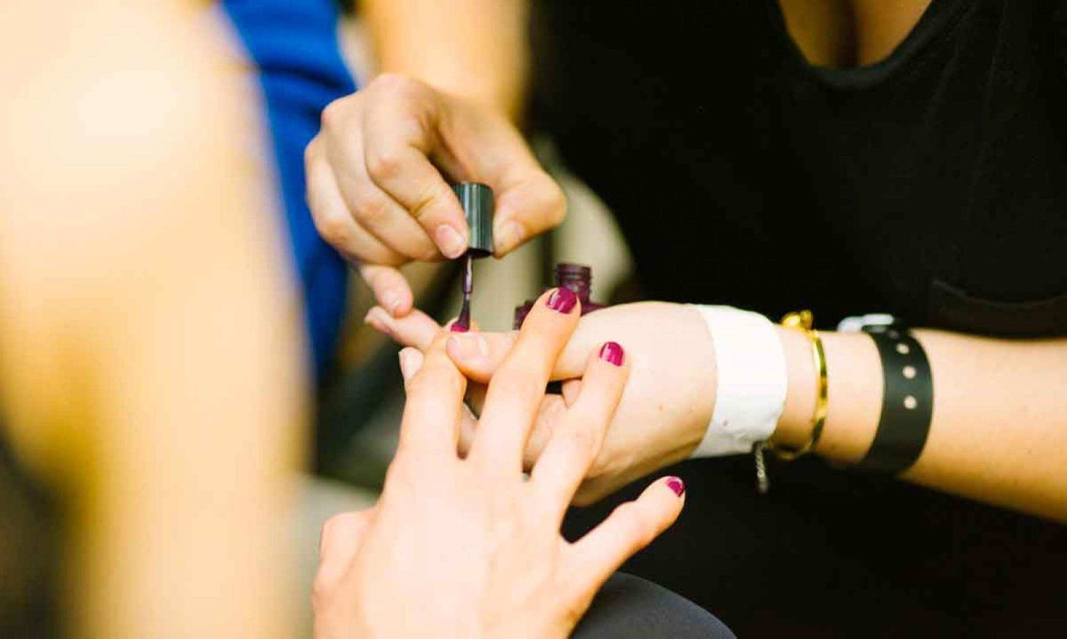 Há manicures que deixaram o salão de beleza, optando por trabalhar apenas nas casas dos clientes
- (crédito: Pixabay/reprodução) Há manicures que deixaram o salão de beleza, optando por trabalhar apenas nas casas dos clientes
- (crédito: Pixabay/reprodução)