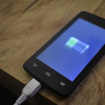 Juice Jacking: saiba os riscos de carregar o celular em USB públicas - Pixabay/VeComoHacerlo