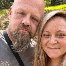 Adolescente lamentou morte dos pais, mas era autora do crime, diz polícia - Facebook