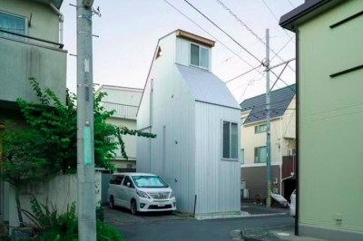 Uma casa construída em Nakano, na região metropolitana de Tóquio, é a prova de como é possível aproveitar bem espaços pequenos nas cidades grandes. -  (crédito: Divulgação/Kominoru Design)