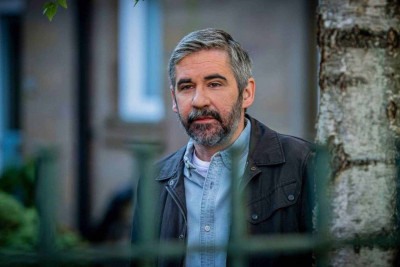O ator escocês Iain Robertson foi formalmente acusado de estupro e comportamento abusivo -  (crédito: BBC)