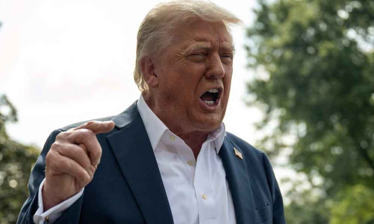 Trump escancarou a contradição de sermos um país estagnado que pretende falar grosso nas novas relações mundiais - (crédito: ANDREW CABALLERO-REYNOLDS/AFP) Trump escancarou a contradição de sermos um país estagnado que pretende falar grosso nas novas relações mundiais - (crédito: ANDREW CABALLERO-REYNOLDS/AFP)