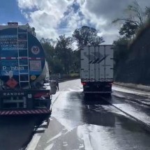Colisão entre carreta e carro interdita BR-381 no sentido BH - Reprodu&ccedil;&atilde;o/Redes Sociais