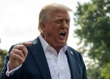 Trump escancarou a contradição de sermos um país estagnado que pretende falar grosso nas novas relações mundiais -  (crédito: ANDREW CABALLERO-REYNOLDS/AFP)