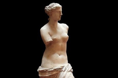 A Vênus de Milo, também conhecida como "Afrodite de Milo", é uma das estátuas mais famosas e icônicas do mundo que, em 8 de abril de 2023, completou 203 anos de sua descoberta. -  (crédito: Shawn Lipowski - Wikimédia)
