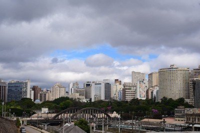 BH ter&aacute; frio e poder&aacute; ser atingida por chuvas na tarde desta ter&ccedil;a-feira (29/7) -  (crédito: Leandro Couri/EM/D.A Press)