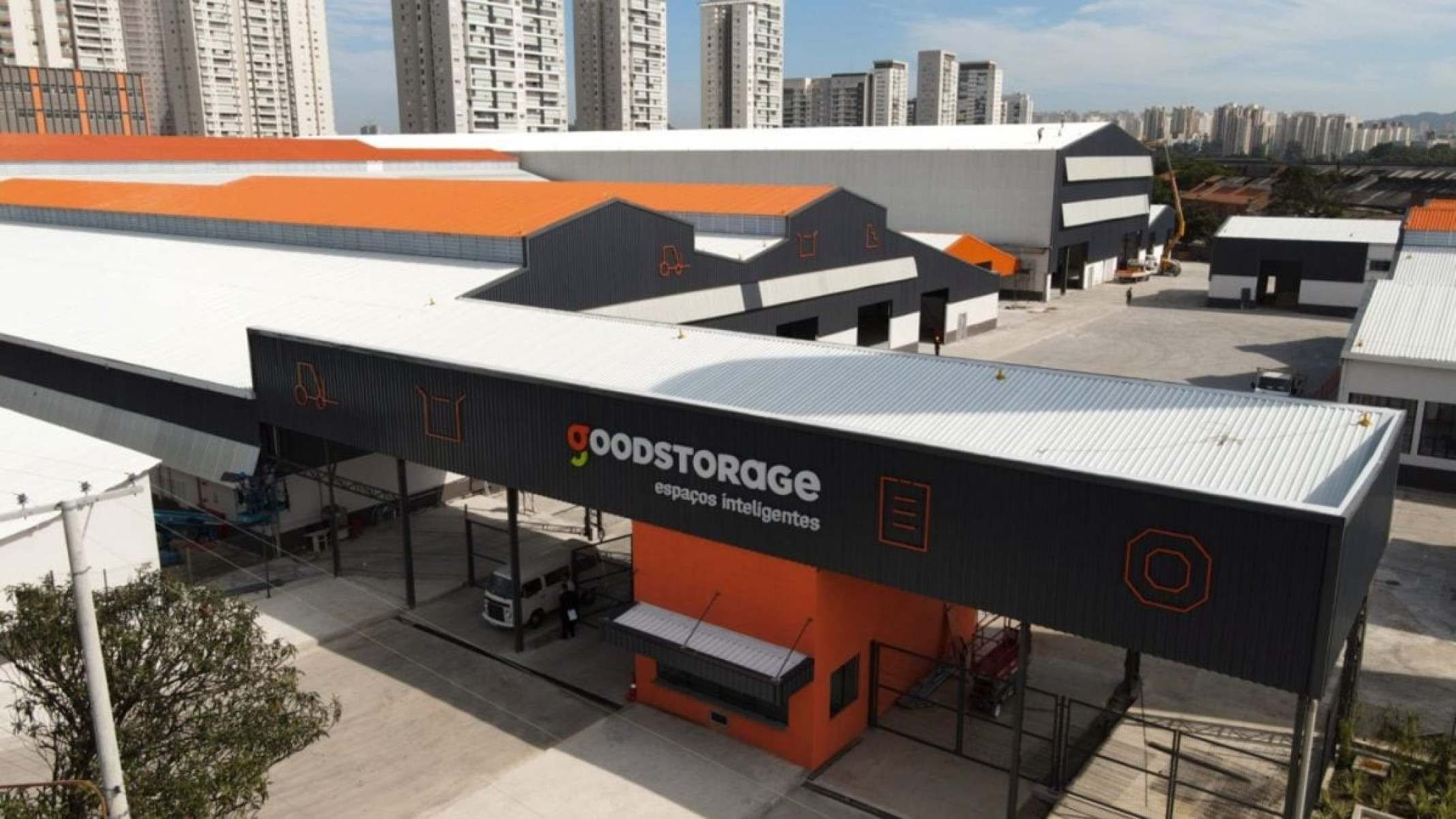 Mercado on-line aposta em galpão urbano para logística em SP - DINO