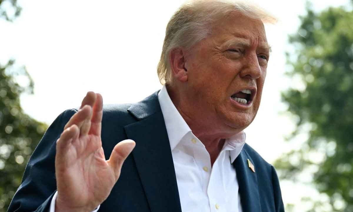 Donald Trump segue impondo taxas para países no mundo inteiro - (crédito: ANDREW CABALLERO-REYNOLDS/AFP) Donald Trump segue impondo taxas para países no mundo inteiro - (crédito: ANDREW CABALLERO-REYNOLDS/AFP)
