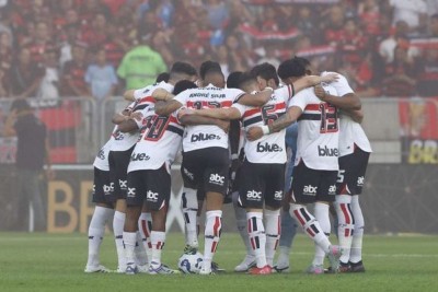 O São Paulo visitou o Flamengo, neste sábado, 12/7, pelo Brasileirão. Veja como o Jogada10 avaliou a performance dos são-paulinos, que perderam por 2 a 0.Foto:  Rubens Chiri/Saopaulofc.net -  (crédito:  Rubens Chiri/Saopaulofc.net)