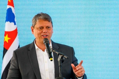 Tarcísio de Freitas governa o estado que será mais prejudicado pelo tarifaço de Trump -  (crédito: MIGUEL SCHINCARIOL/AFP)