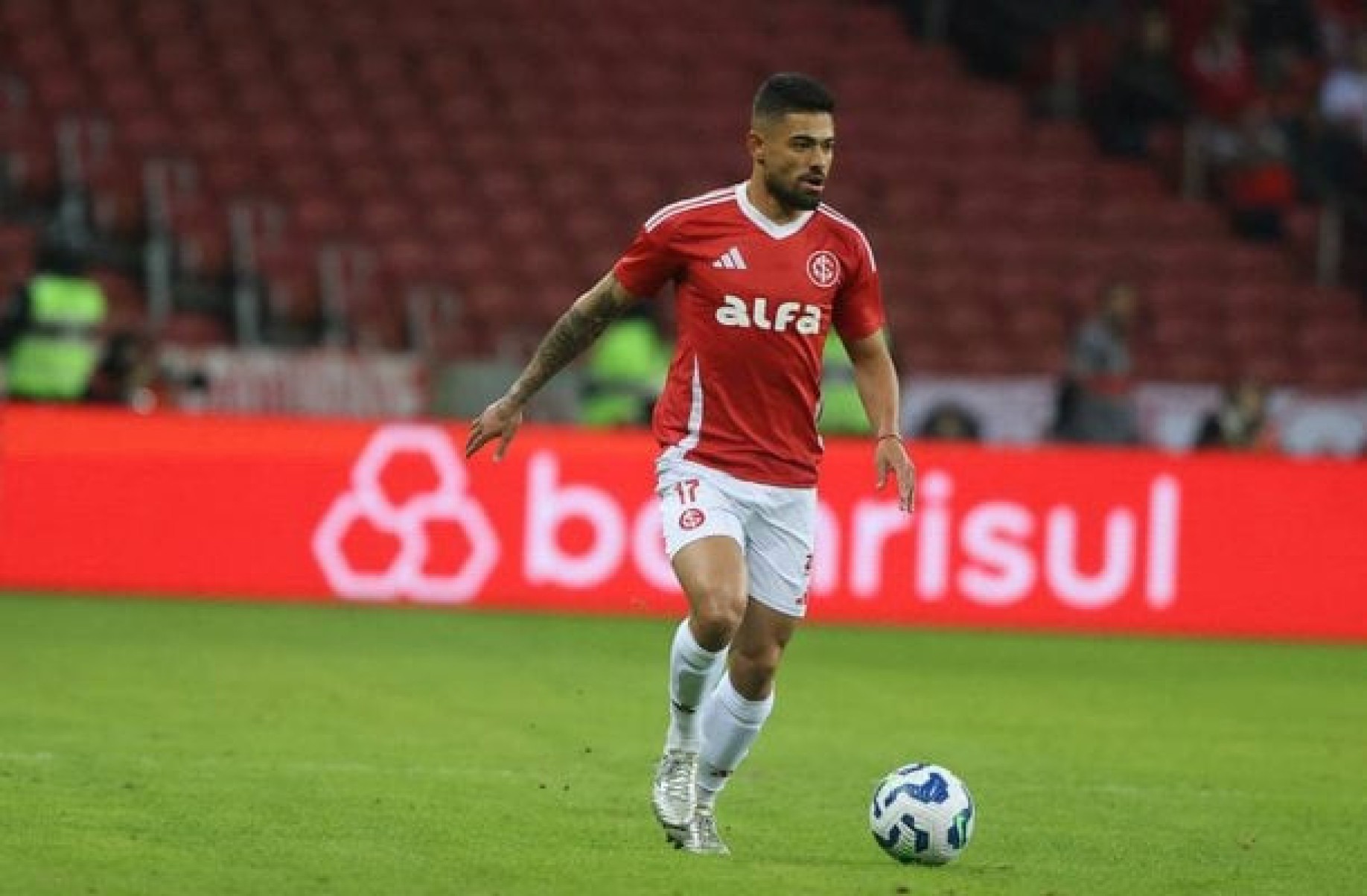 Tabata celebra gol em triunfo do Inter: ‘Muito grande para estar no Z4’