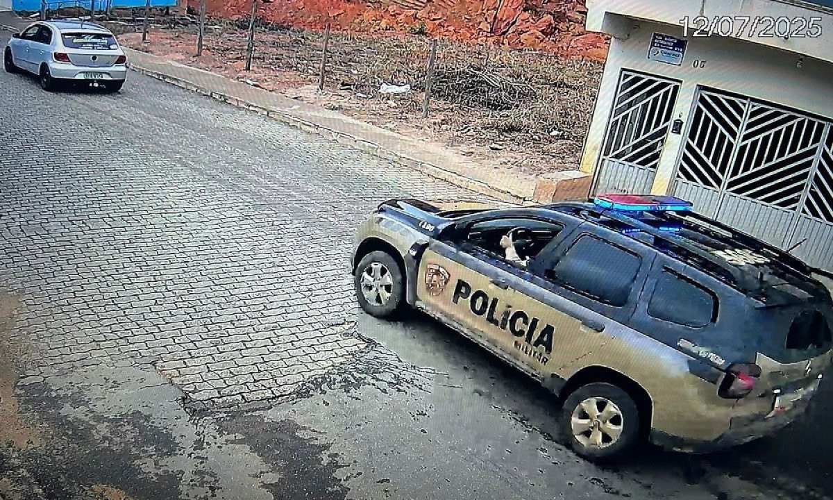 Momento da perseguição ao carro onde estava a "Vovó do Tráfico" -  (crédito: PMMG)