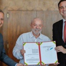 Ministro manda recado a Trump e critica 'traidores da pátria' - Ricardo Stuckert/PR