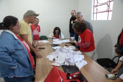 PT mineiro começa apuração das eleições para definição sobre  novo comando da legenda no estado -  (crédito: Túlio Santos/EM/D.A.Press)