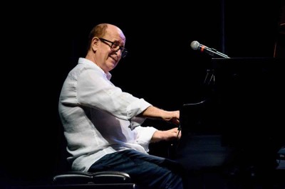 O pianista diz que se apaixonou pelo Carnaval quando criança, assistindo aos blocos nas ruas do Rio -  (crédito: Andre Pinnola/Divulgação)