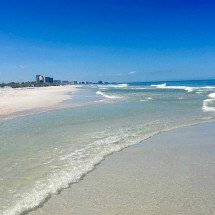 Lorota durou 40 anos: Americano deixava pegadas na areia e povo temia o "Pinguim Gigante" -  Stepheneric9  wikimedia commons 