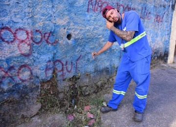 Os vazamentos ocultos são detectados por meio de hastes de escuta -  (crédito: Leandro Couri/EM/DA Press)