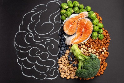 A 'dieta da mente' incentiva o consumo de frutas vermelhas, que contêm um composto vegetal que acredita-se ser benéfico para o cérebro -  (crédito: Getty Images)