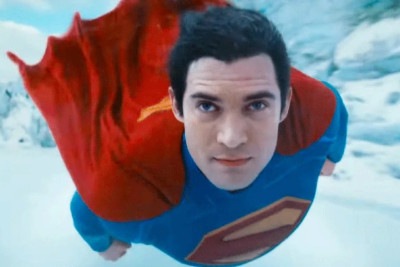O novo Superman está nos cinemas, estrelado por David Corenswet, convincente no papel.  Mas os fãs nunca esquecem do ídolo que eternizou o personagem: Christopher Reeve.  -  (crédito: Divulgação/Warner Bros)