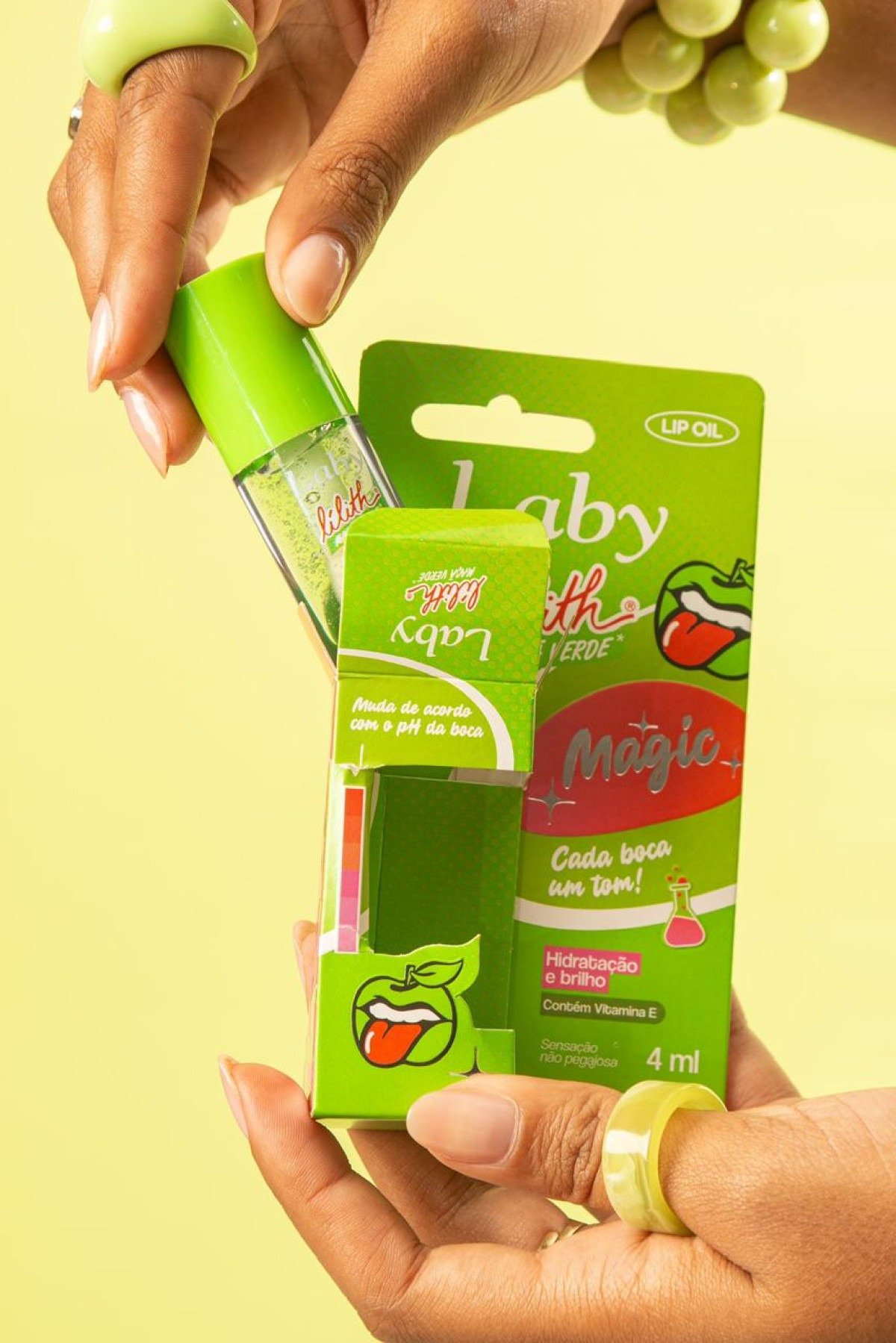 O próximo lançamento é um óleo labial com sabor da bala Lílith, de maçã-verde