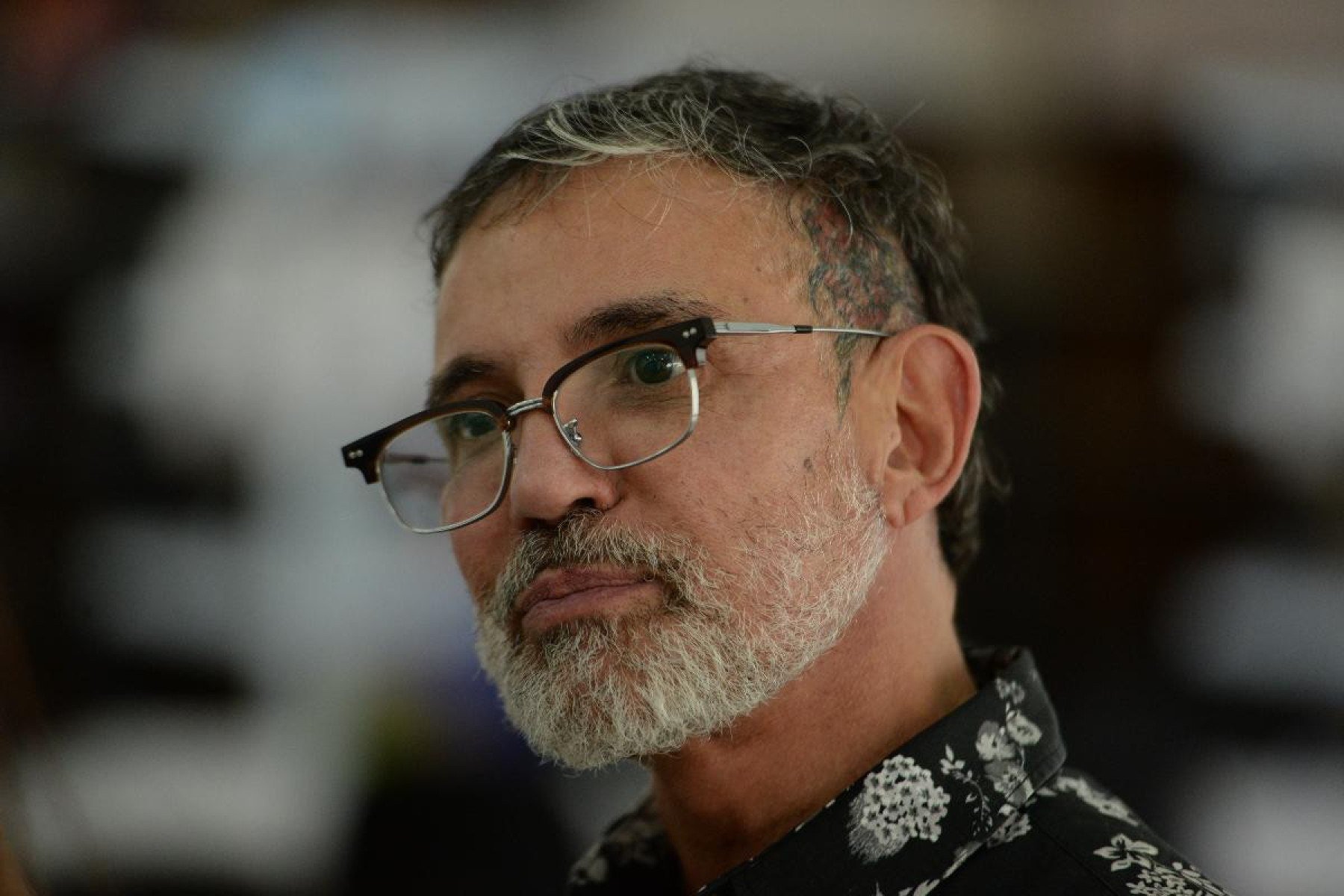 Jose Ramoniele, secretario de Cultura de Contagem na exposição na Biblioteca Carolina Maria de Jesus, no CEU Ressaca