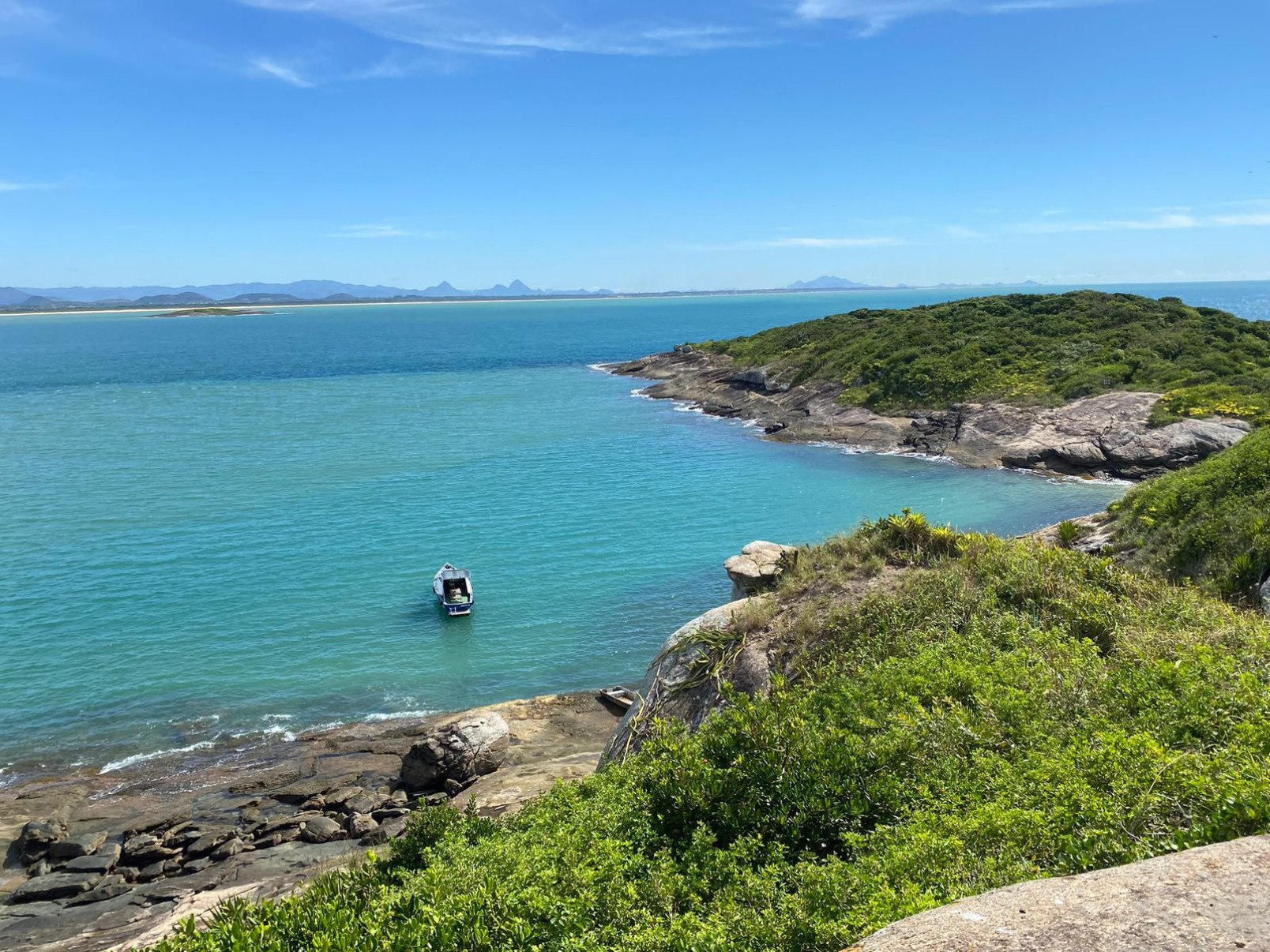 Nas Três Ilhas, visitantes encontram piscina natural com águas cristalinas-Karolina Gazoni/Iema/Divulgação