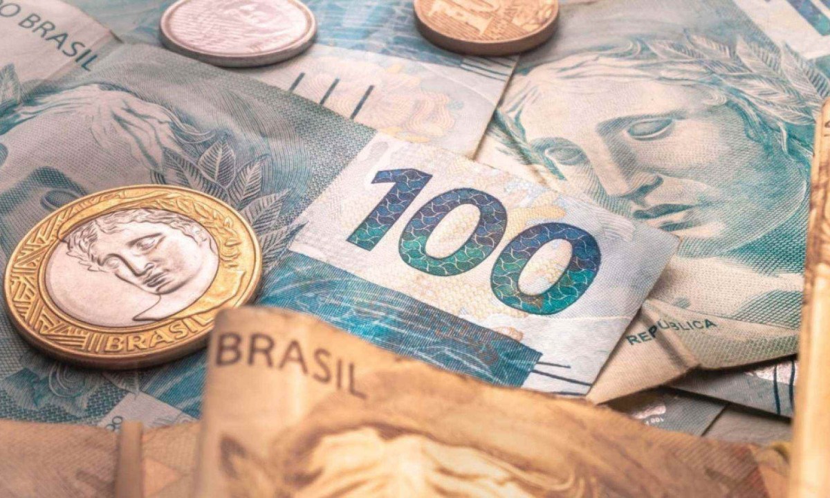 O que os brasileiros acham dos supersalários no setor público - (crédito: Platobr Nacional)