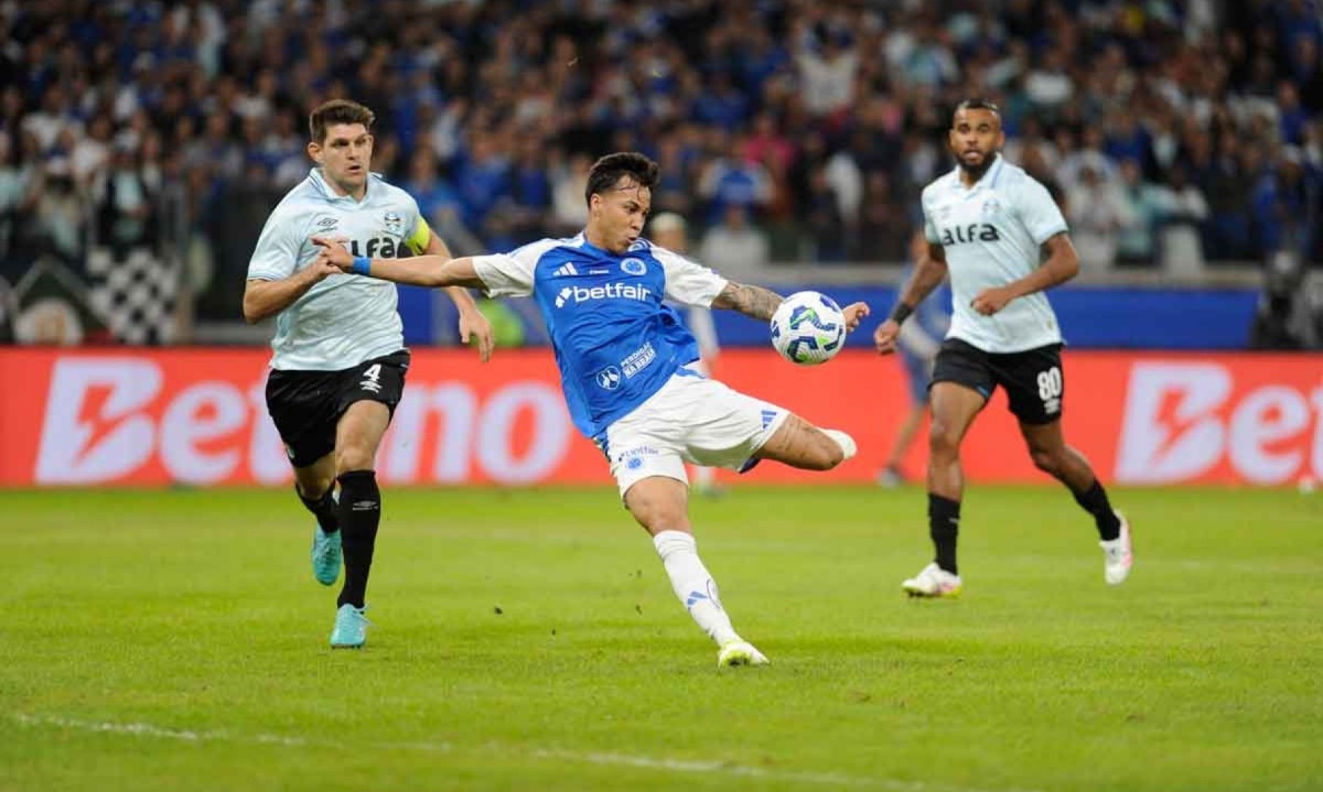 Artilheiro do Campeonato Brasileiro, com 11 gols, o atacante cruzeirense Kaio Jorge vem sendo cotado na Seleção Brasileira e desperta a cobiça de grandes clubes europeus - (crédito: Alexandre Guzanshe/EM/D.A. Press) Artilheiro do Campeonato Brasileiro, com 11 gols, o atacante cruzeirense Kaio Jorge vem sendo cotado na Seleção Brasileira e desperta a cobiça de grandes clubes europeus - (crédito: Alexandre Guzanshe/EM/D.A. Press)