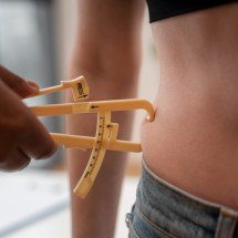 Composição corporal e gordura abdominal: verdadeiros marcadores de saúde - Freepik