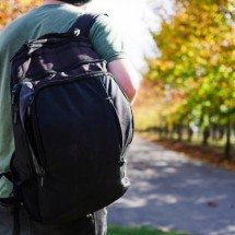 Ortopedista explica a regra dos 10% para o peso da mochila escolar - Freepik
