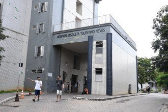 BH: homem esfaqueia amigo por suspeita de furto de R$ 100