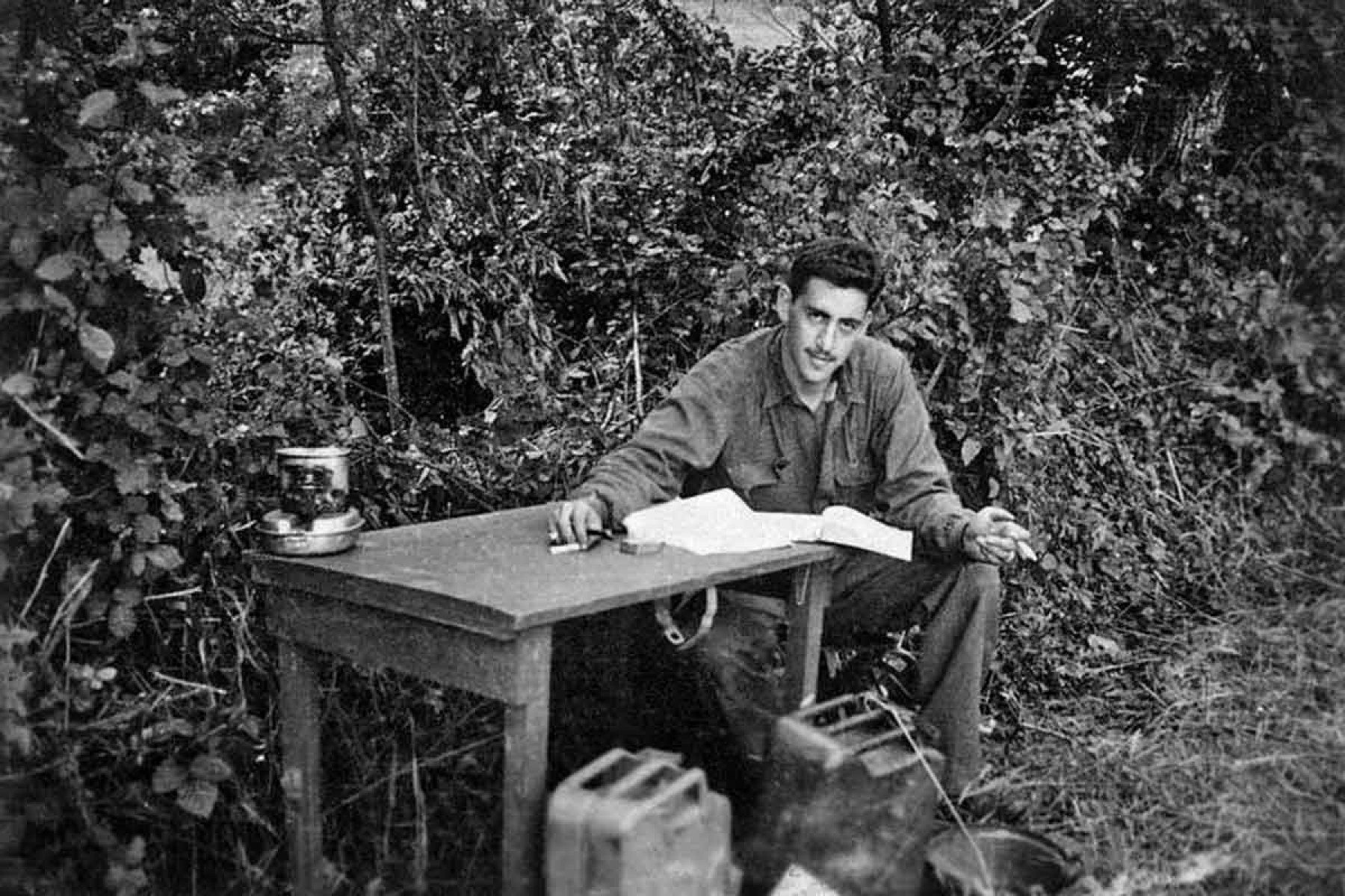 O nova-iorquino J. D. Salinger (1919-2010) é um dos escritores mais importantes do século 20
- (crédito: Arquivo pessoal) O nova-iorquino J. D. Salinger (1919-2010) é um dos escritores mais importantes do século 20
- (crédito: Arquivo pessoal)
