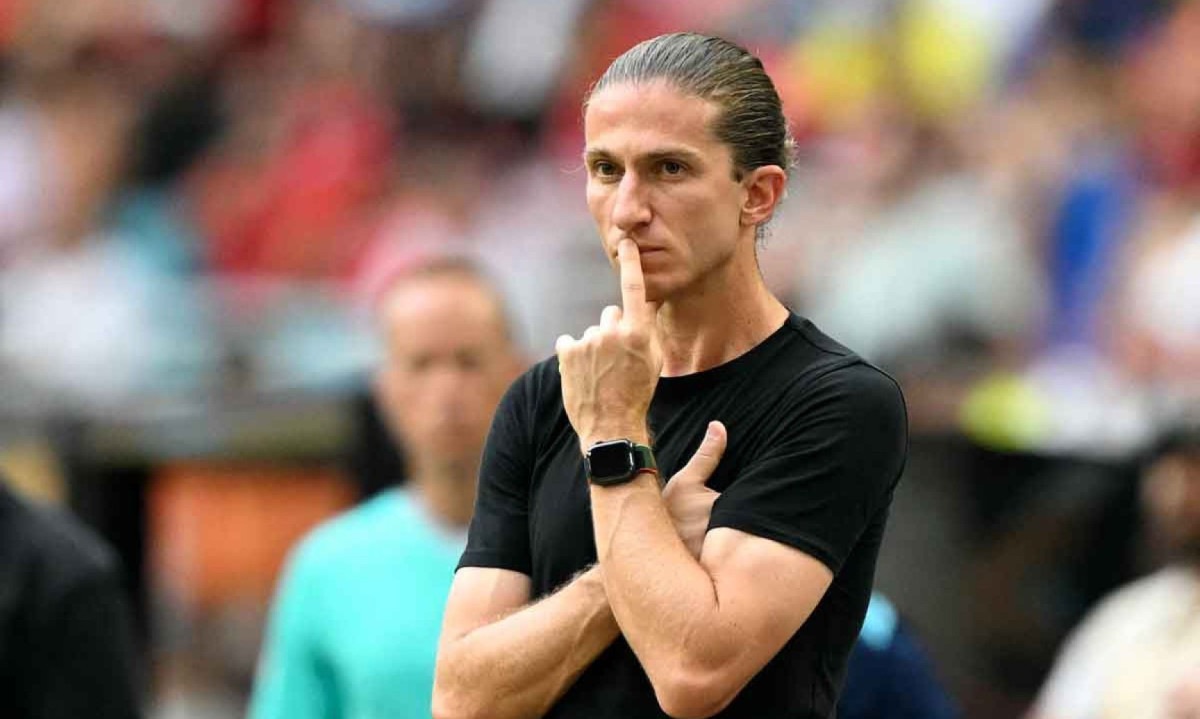 O técnico Filipe Luís, não poupou críticas ao desempenho e ao comportamento de Pedro durante as atividades do Flamengo, do qual foi companheiro na época de jogador - (crédito: PATRICIA DE MELO MOREIRA / AFP) O técnico Filipe Luís, não poupou críticas ao desempenho e ao comportamento de Pedro durante as atividades do Flamengo, do qual foi companheiro na época de jogador - (crédito: PATRICIA DE MELO MOREIRA / AFP)