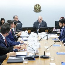 Moraes libera aumento do IOF, mas veta cobrança de risco sacado