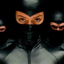 "O brilho do diamante secreto" faz homenagem às histórias de espionagem - pandora filmes/divulgação