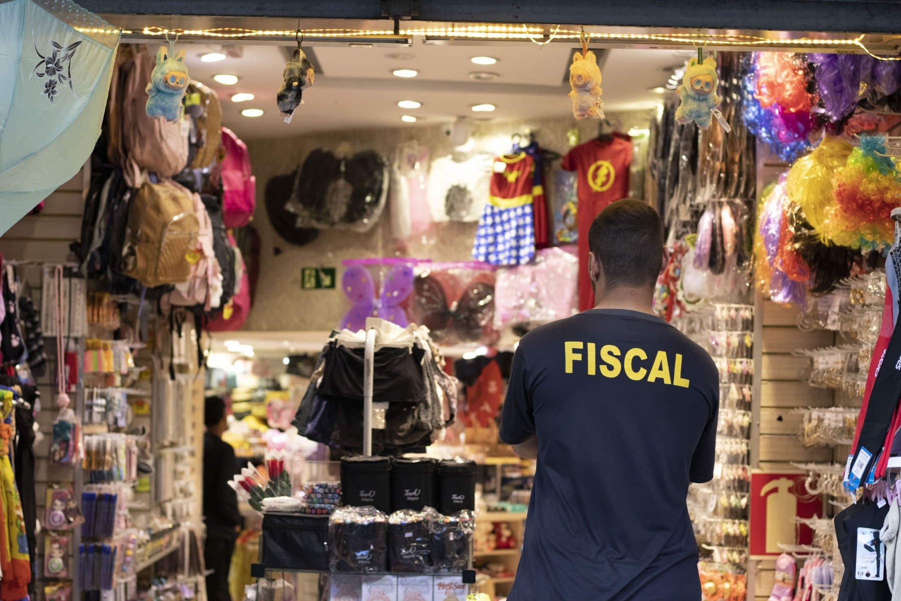 Moda, cosméticos, calçados, eletrônicos e muitos outros produtos compõem a paisagem do comércio do Hipercentro de BH