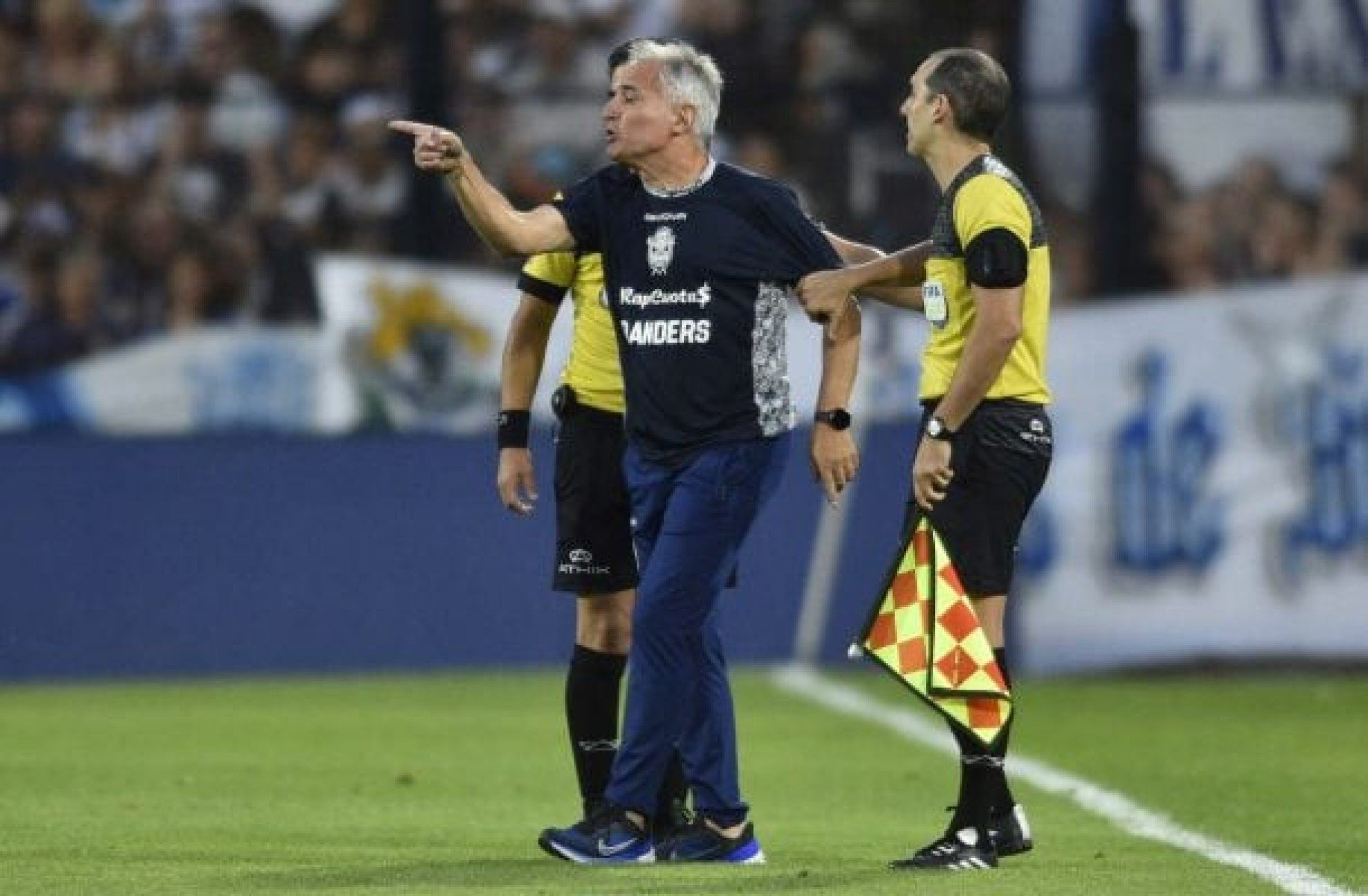 Técnico faz paralelo entre Boca Juniors, Manchester City e La Bombonera